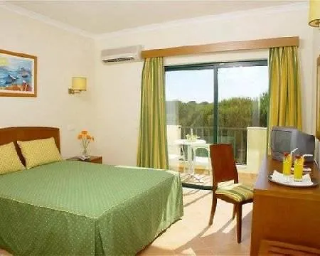Hotel Pinus Ria 3*