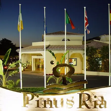 Pinus Ria Отель 3*